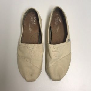 TOMS Beige Slip-ons Size 7